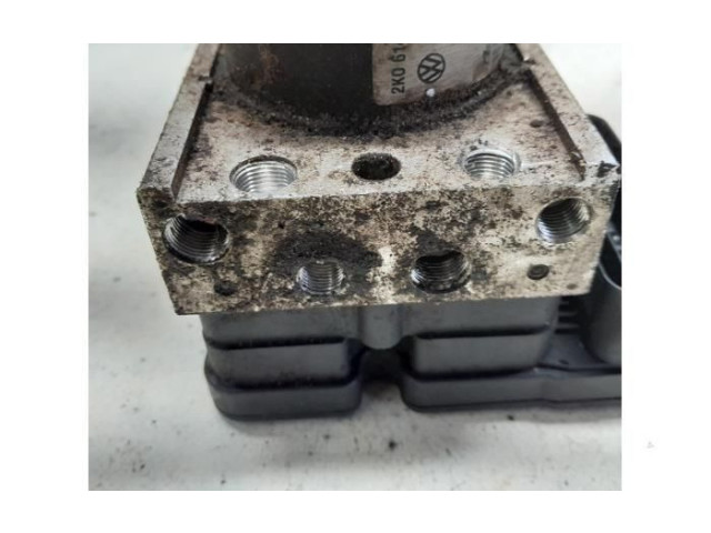 Блок АБС O185111, 00009496E2 Volkswagen Caddy 2004 - 2010 года