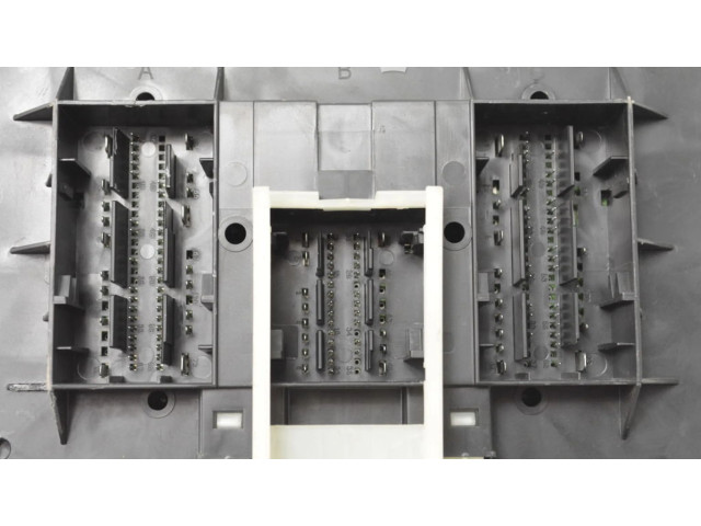 Комфортный модуль 5Q0937086BL Skoda Octavia Mk3 (5E)