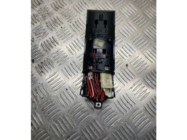 Блок предохранителей Volkswagen Jetta VI