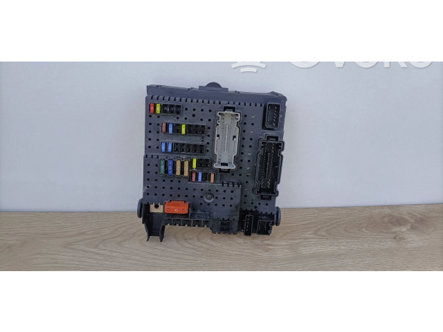 Блок предохранителей 30786646    Volvo XC90   