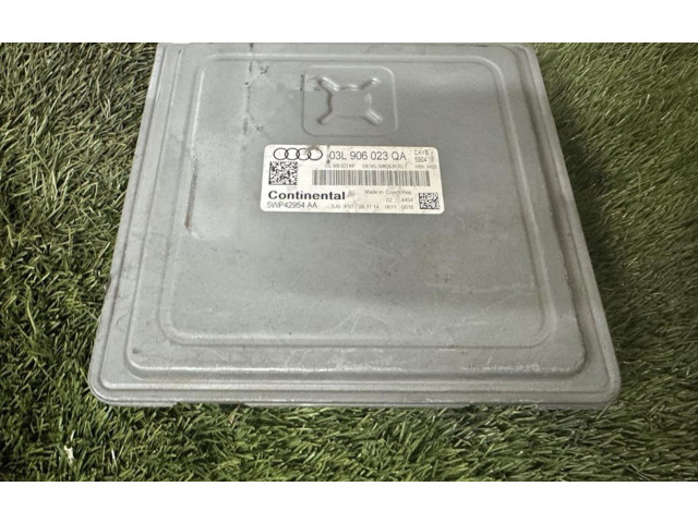 Блок управления двигателем Блок управления 04C907309AE   Audi A1