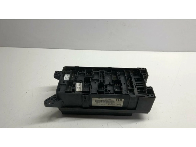 Блок предохранителей 911613E011   KIA Sorento    