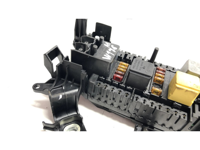 Pojistková skříňka 2465400340 Mercedes-Benz A W176 2013