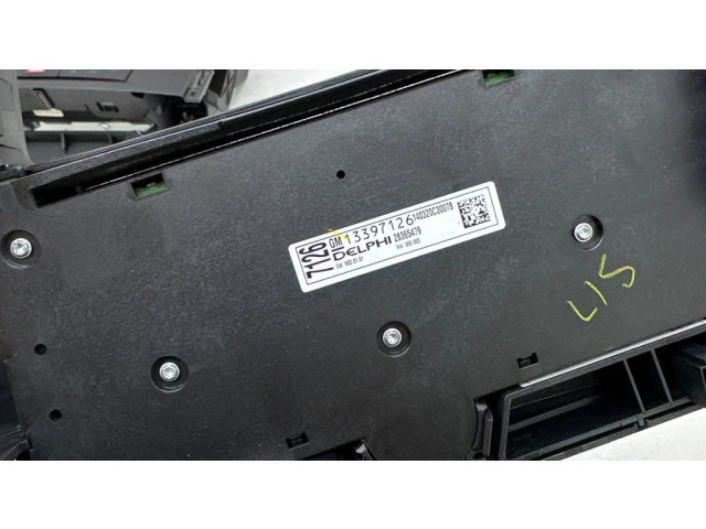 Радио/ проигрыватель CD/DVD / навигация