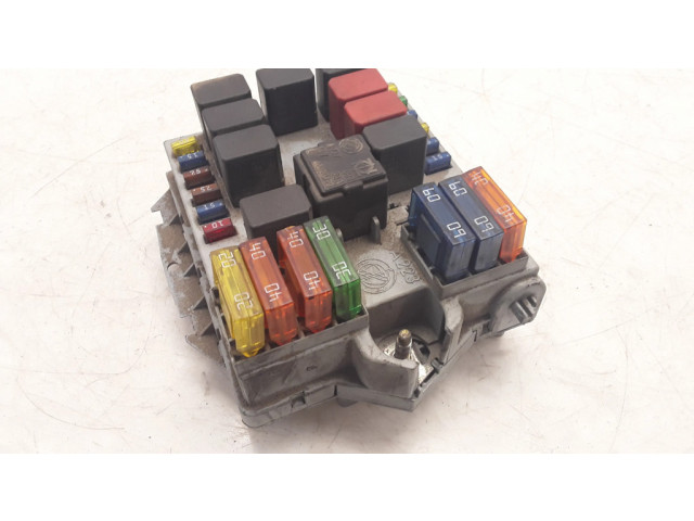   Pojistková skříňka 60679253   Lancia Thesis 2003