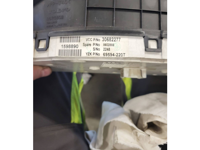 Панель приборов 30682277, 8673802   Volvo S80       