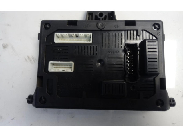 Блок предохранителей 8200652285, 8200652285   Renault Clio III    