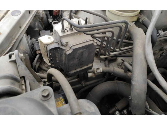 Блок АБС 02F025738 Lexus IS 200-300 1999 - 2005 года
