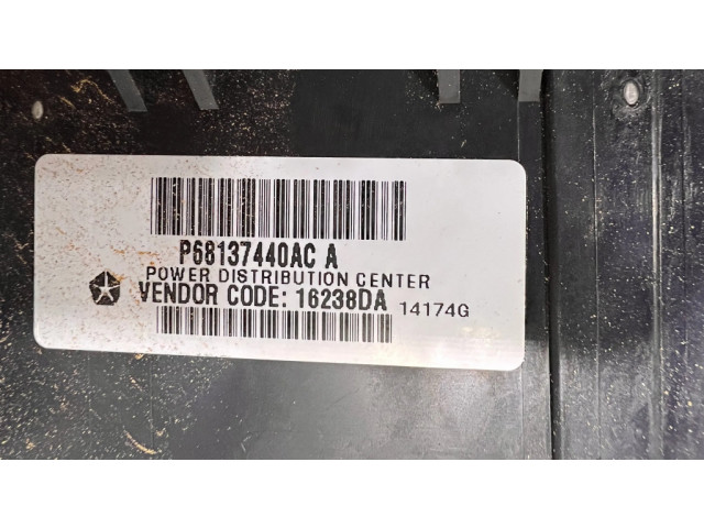 Блок предохранителей 16238DA Dodge Durango