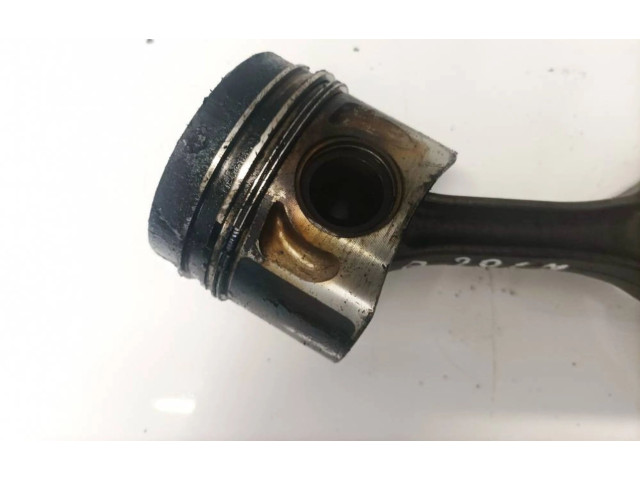 Píst Volkswagen PASSAT B5.5