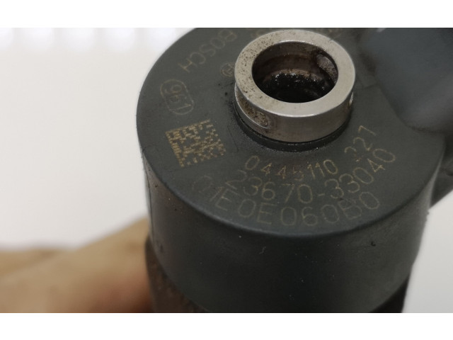 Vstřikovač 2367033040, 0445110227 Toyota Auris 150 pro naftový motor 1.4
