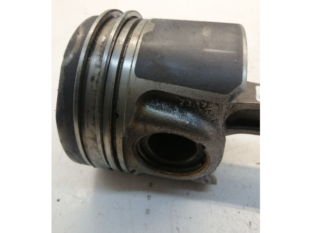 Píst GK206205BA   Ford Transit Custom  pro naftový motor 2.0  