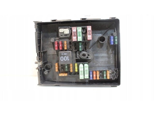 Блок предохранителей Volkswagen Touran I