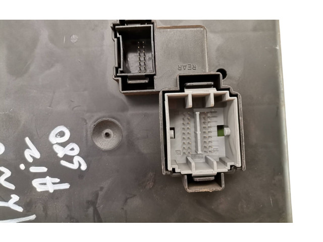 Блок предохранителей 8676391, 12217799 Volvo XC90