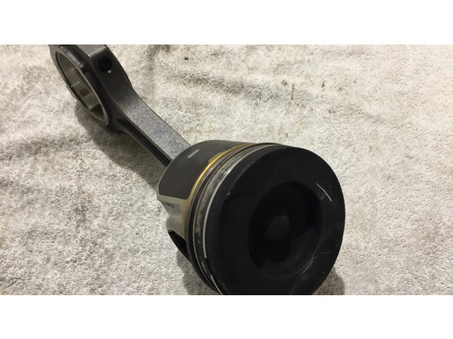 Píst ATE00, RFGK206205BA   Ford Transit  pro naftový motor 2.0  