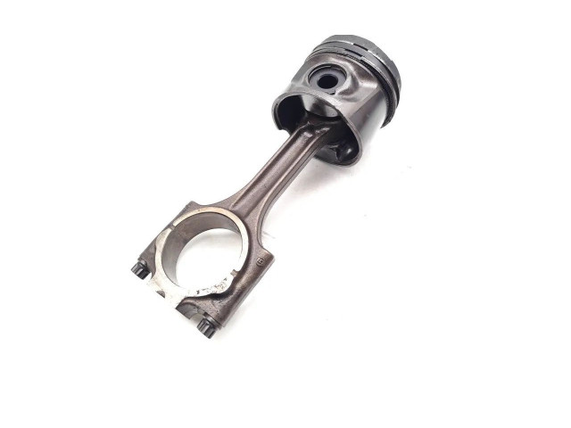 Поршень с шатуном D5244T8 D5244T8 Volvo C70