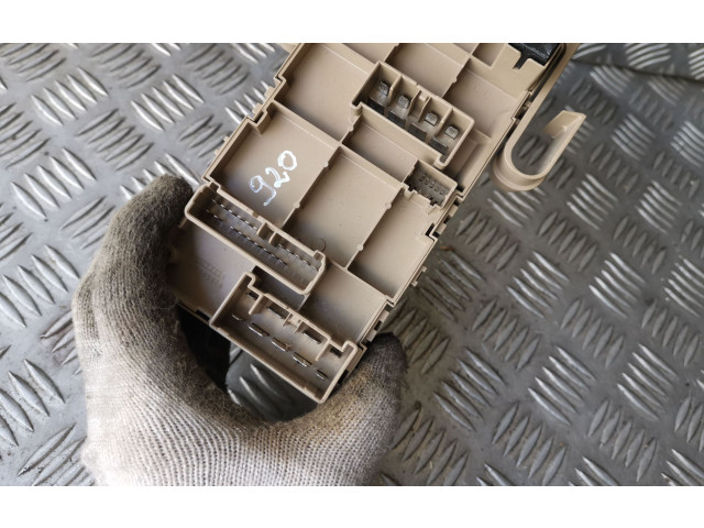 Блок предохранителей 82201AJ000   Subaru Outback    