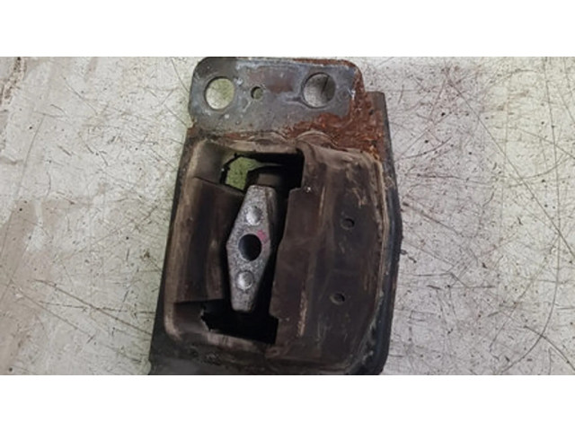 Подушка коробки передач