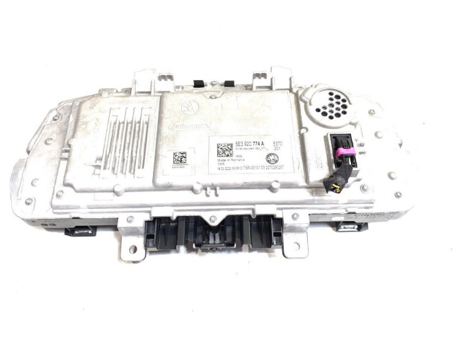 Панель приборов 5E3920774A   Skoda Octavia Mk4       