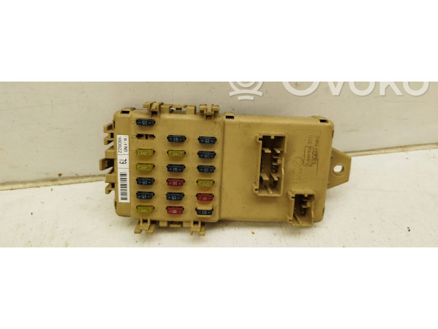 Блок предохранителей JB200400, 980822 Subaru Forester SF