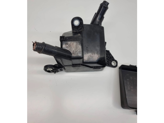 Pojistková skříňka 8266242670 Toyota RAV 4 (XA50) 2020