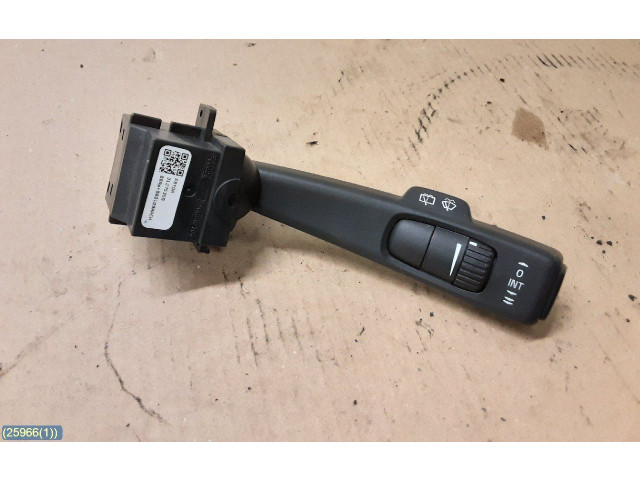 Ручка стеклоочистителей    Volvo V70