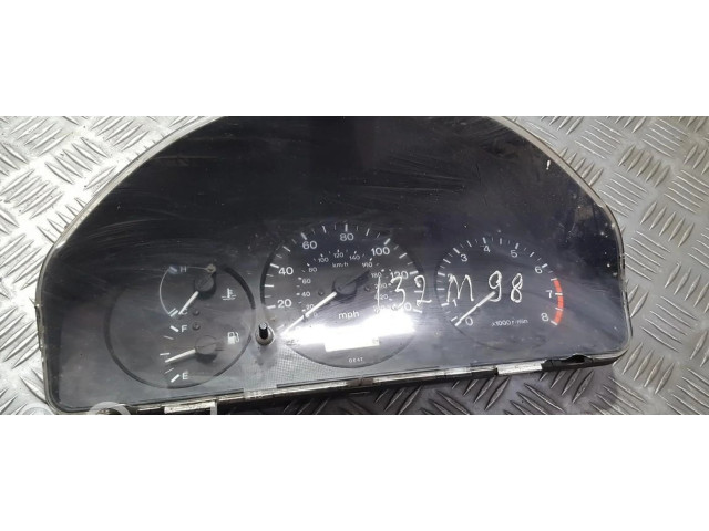 Панель приборов Mazda 626