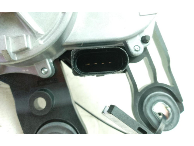 Моторчик заднего дворника 5G0955711C    Skoda Octavia Mk4