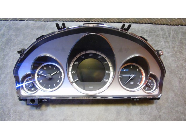 Přístrojová deska Mercedes-Benz E W212 2011 A2129005104