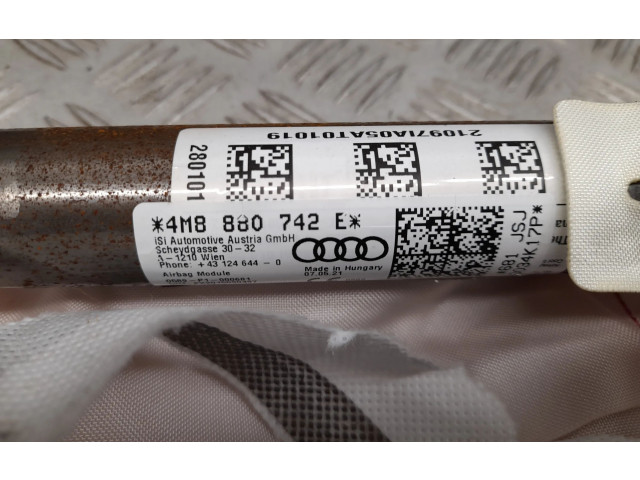 Боковая подушка безопасности 4M8880742E   Audi Q8