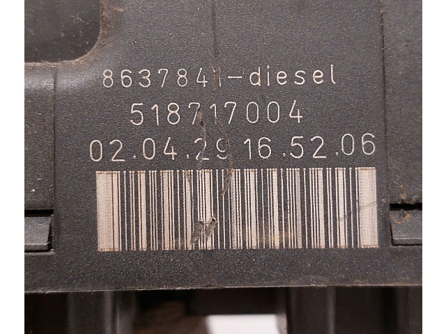 Блок предохранителей 518717004, 8637841   Volvo V70    