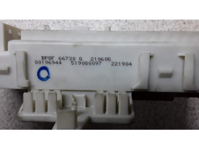 Блок предохранителей 519080097, BP8F66730G Mazda 3 I