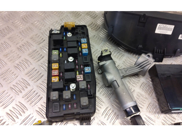 Комплект блоков управления 25189813 Chevrolet Captiva