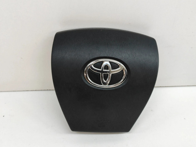 Подушка безопасности водителя 4513047100C0 Toyota Prius+ (ZVW40)