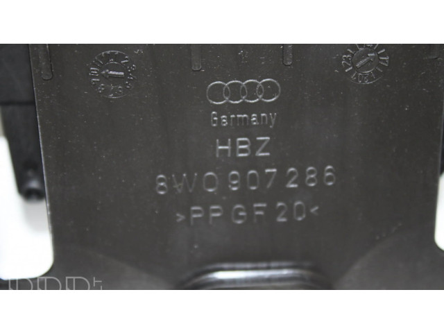 Другая деталь салона