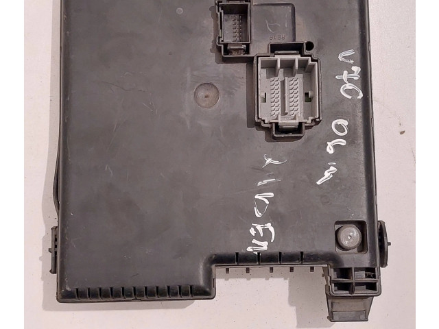 Блок предохранителей 30786648, 28080157 Volvo V70