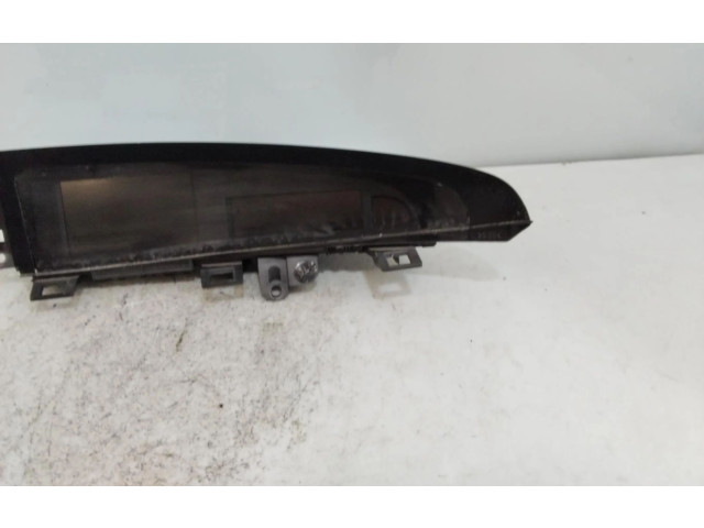 Дисплей    4682008985   Mazda 3 II