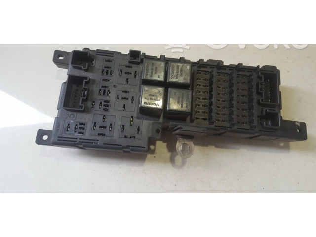 Блок предохранителей  518323118, 9452993   Volvo V70    