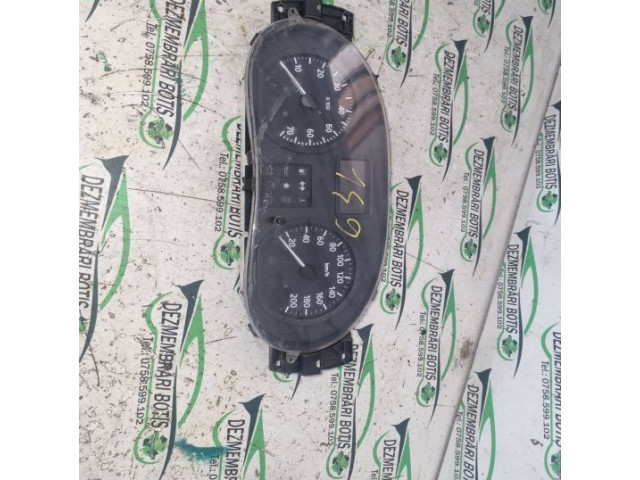 Панель приборов    Dacia Logan I       