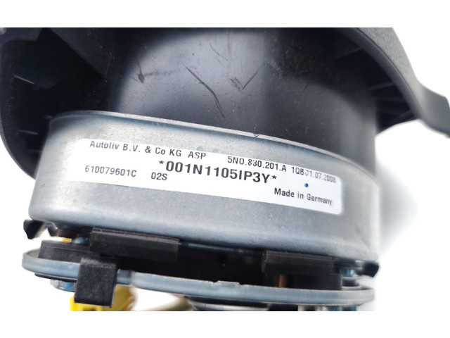 Подушка безопасности водителя 5N0880201A, 610079601C   Volkswagen Tiguan