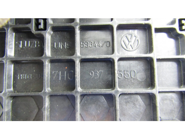 Pojistková skříňka 7h0937550 Volkswagen Transporter - Caravelle T5 2004