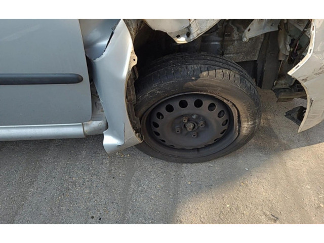 Генератор 270600Q011   Peugeot 107      