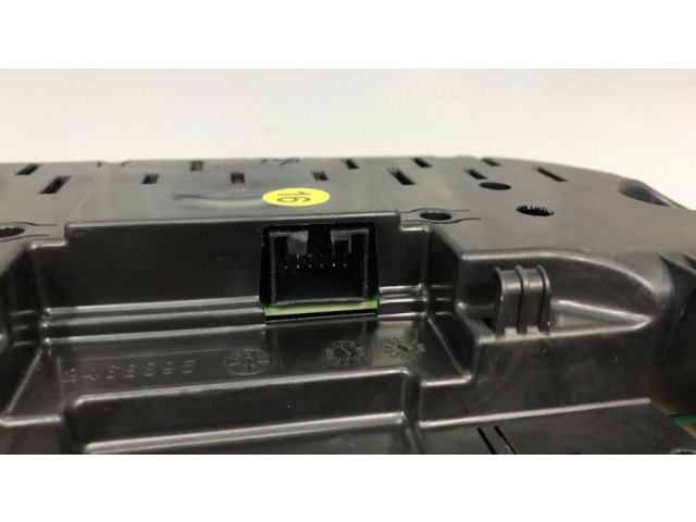 Přístrojová deska BMW X1 F48 F49 2016 9295445