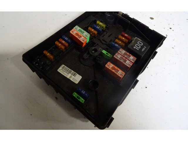 Блок предохранителей  1K0937125A   Volkswagen Touran I    