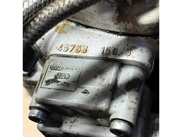 Vstřikovací lišta 026133353, 0438121011 Audi 100 200 5000 C3 pro benzínový motor 1.8