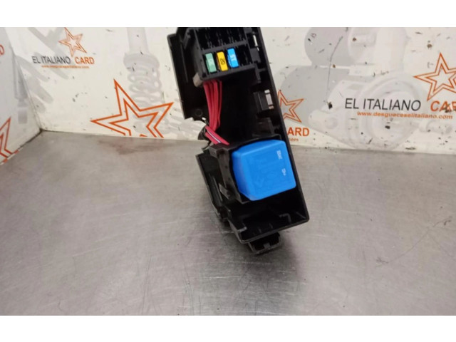 Pojistková skříňka 284B69541R Renault Clio II 2021