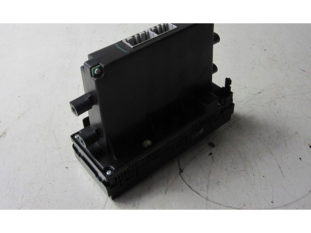 Блок управления климат-контролем 72311AE080 Subaru Legacy