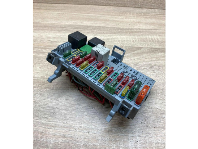 Pojistková skříňka 90464777, 90069864 Opel Astra F 1992
