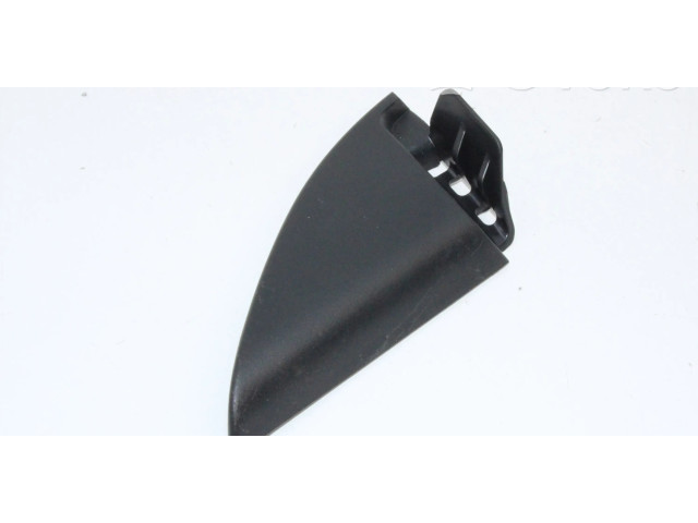 Отделка вокруг крышки топливного бака