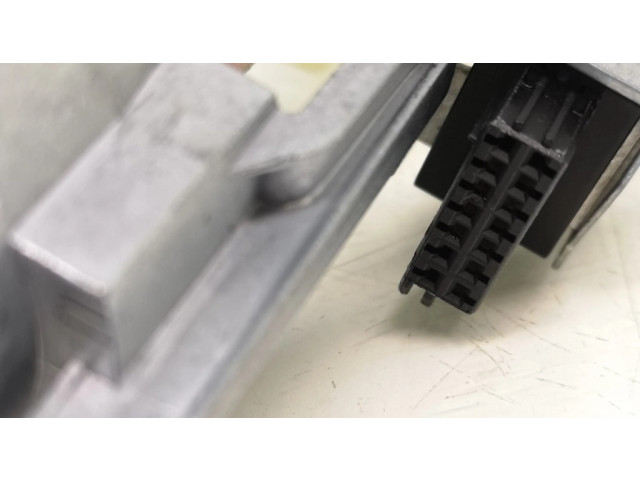 Крестовидная связь оси рулевого колеса